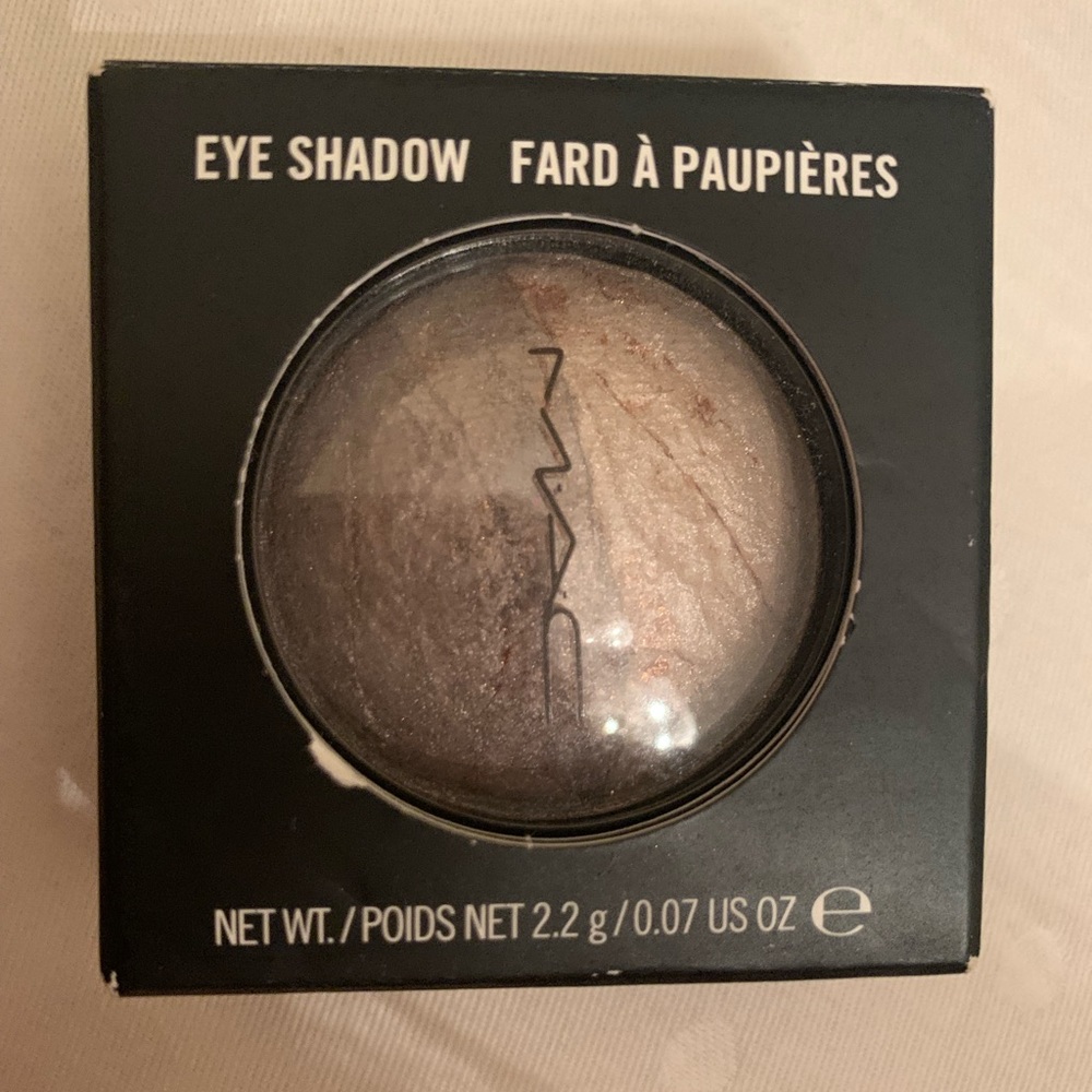 MAC mineralize eyeshadow duo Plus FREE Elizabeth Arden Mascara